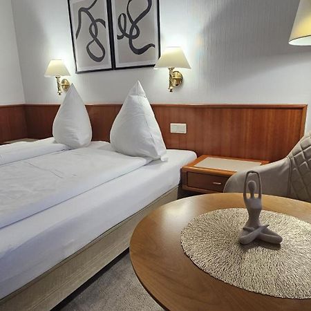 Hotel Garni Vierjahreszeiten Бад-Штаффельштайн Экстерьер фото