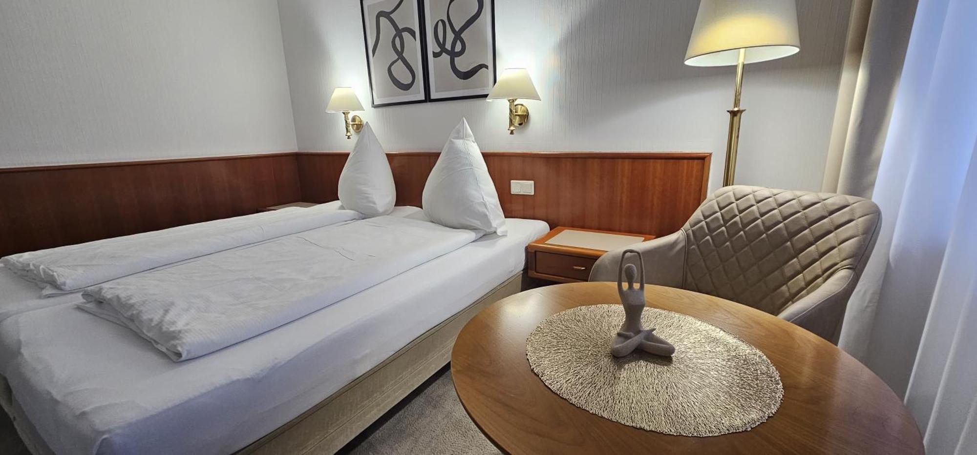 Hotel Garni Vierjahreszeiten Бад-Штаффельштайн Экстерьер фото