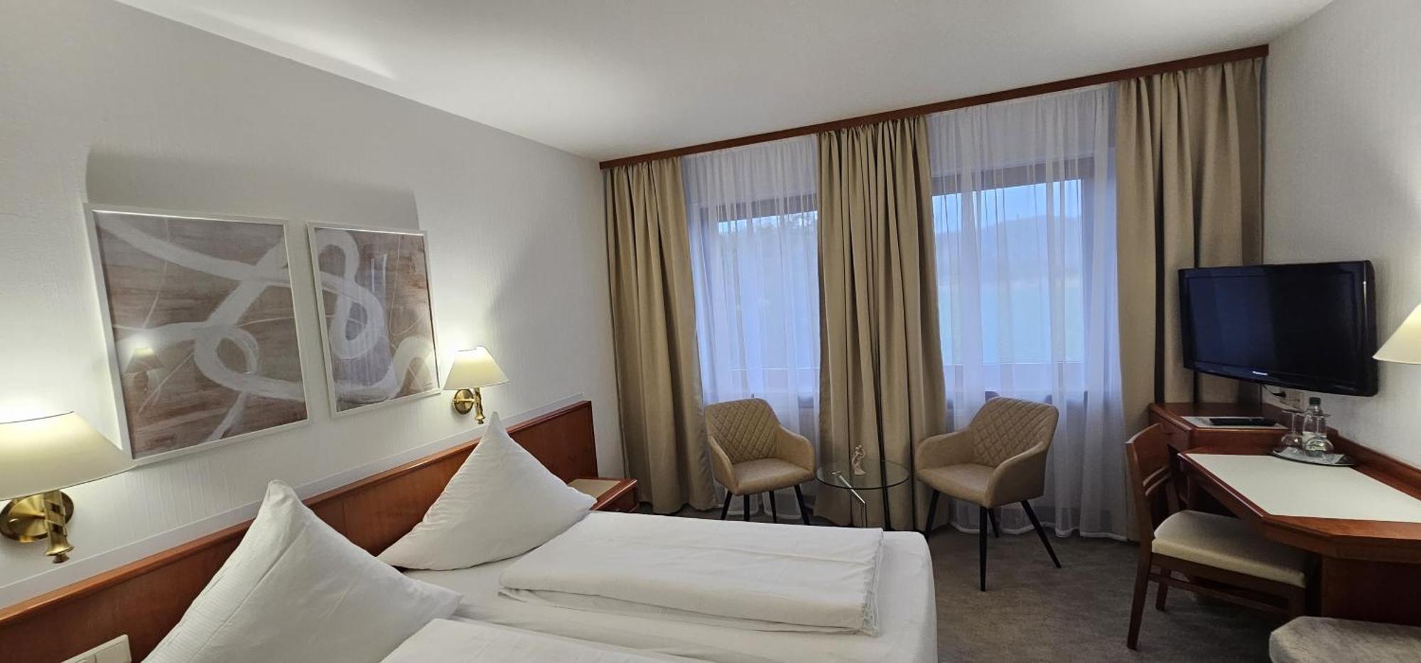 Hotel Garni Vierjahreszeiten Бад-Штаффельштайн Экстерьер фото