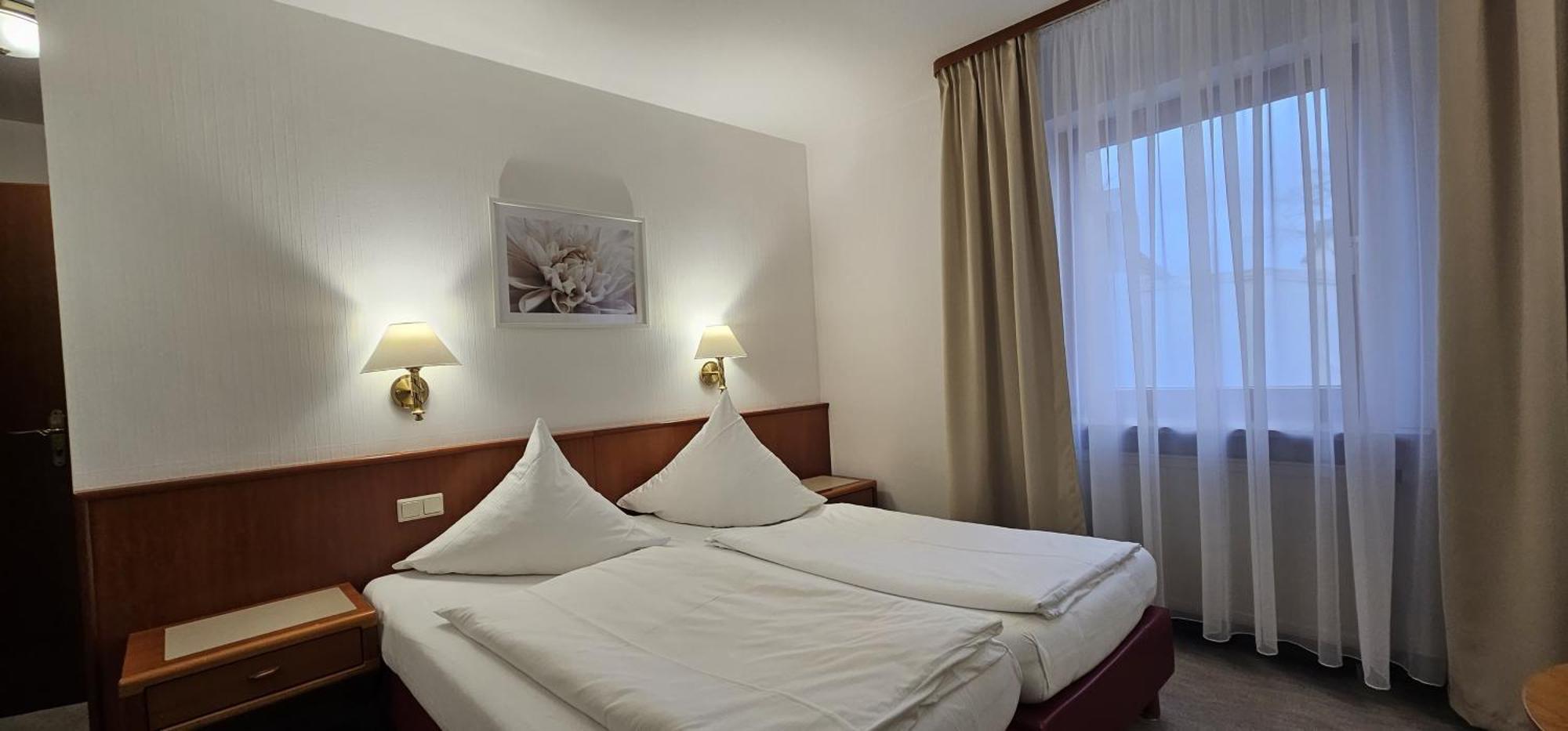 Hotel Garni Vierjahreszeiten Бад-Штаффельштайн Экстерьер фото