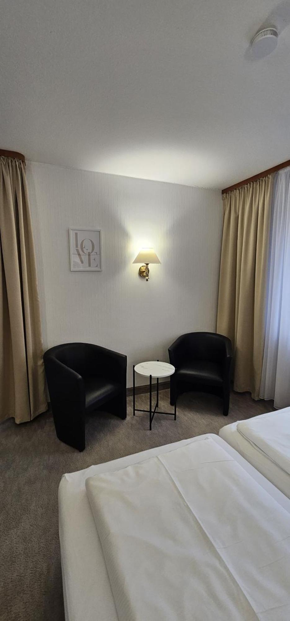 Hotel Garni Vierjahreszeiten Бад-Штаффельштайн Экстерьер фото